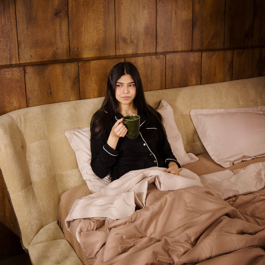 Coco-Sand Reversible AC Comforter + 2 Pillow Cover Free